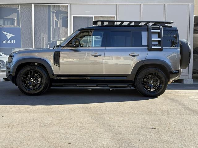 ディフェンダー １１０Ｘ－ダイナミックＳＥ　Ｄ３５０　４ＷＤ　全周囲カメラ　クリアランスソナー　オートクルーズコントロール　ナビ　アルミホイール　電動格納ミラー　ＡＴ　ＵＳＢ　Ｂｌｕｅｔｏｏｔｈ　エアコン　パワーウィンドウ　運転席エアバッグ（34枚目）