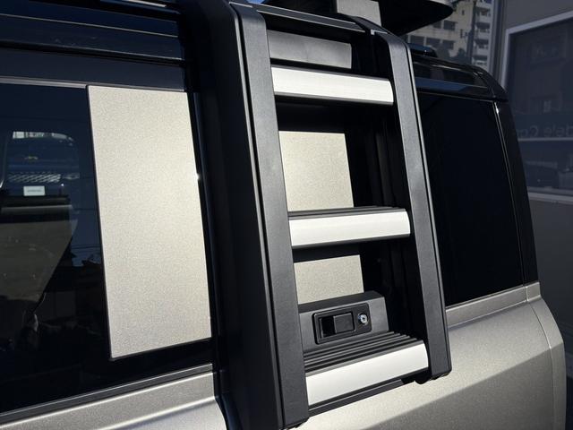 ディフェンダー １１０Ｘ－ダイナミックＳＥ　Ｄ３５０　４ＷＤ　全周囲カメラ　クリアランスソナー　オートクルーズコントロール　ナビ　アルミホイール　電動格納ミラー　ＡＴ　ＵＳＢ　Ｂｌｕｅｔｏｏｔｈ　エアコン　パワーウィンドウ　運転席エアバッグ（54枚目）