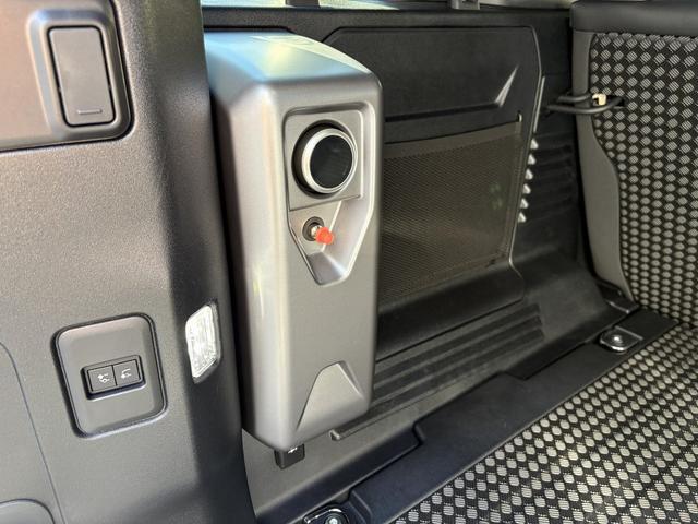 ディフェンダー １１０Ｘ－ダイナミックＳＥ　Ｄ３５０　４ＷＤ　全周囲カメラ　クリアランスソナー　オートクルーズコントロール　ナビ　アルミホイール　電動格納ミラー　ＡＴ　ＵＳＢ　Ｂｌｕｅｔｏｏｔｈ　エアコン　パワーウィンドウ　運転席エアバッグ（56枚目）