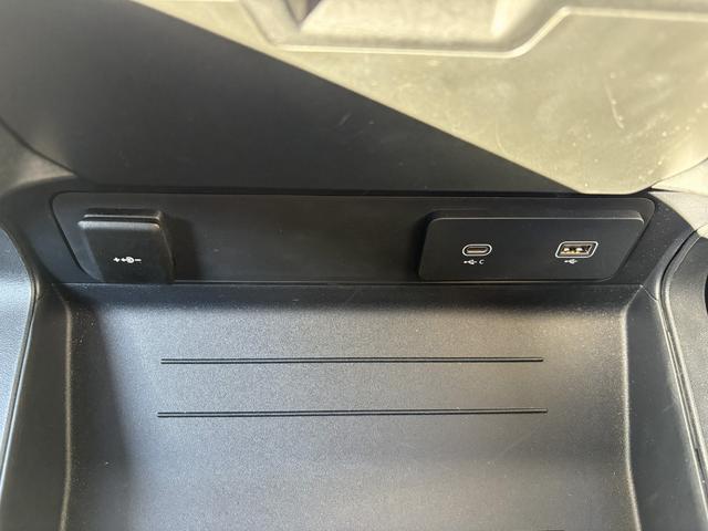 ディフェンダー １１０Ｘ－ダイナミックＳＥ　Ｄ３５０　４ＷＤ　全周囲カメラ　クリアランスソナー　オートクルーズコントロール　ナビ　アルミホイール　電動格納ミラー　ＡＴ　ＵＳＢ　Ｂｌｕｅｔｏｏｔｈ　エアコン　パワーウィンドウ　運転席エアバッグ（57枚目）