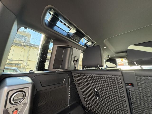 ディフェンダー １１０Ｘ－ダイナミックＳＥ　Ｄ３５０　４ＷＤ　全周囲カメラ　クリアランスソナー　オートクルーズコントロール　ナビ　アルミホイール　電動格納ミラー　ＡＴ　ＵＳＢ　Ｂｌｕｅｔｏｏｔｈ　エアコン　パワーウィンドウ　運転席エアバッグ（65枚目）