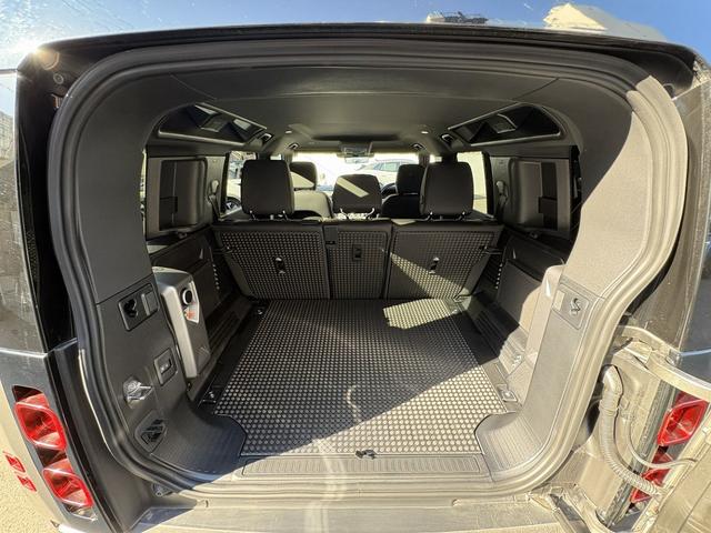 ディフェンダー １１０Ｘ－ダイナミックＳＥ　Ｄ３５０　４ＷＤ　全周囲カメラ　クリアランスソナー　オートクルーズコントロール　ナビ　アルミホイール　電動格納ミラー　ＡＴ　ＵＳＢ　Ｂｌｕｅｔｏｏｔｈ　エアコン　パワーウィンドウ　運転席エアバッグ（66枚目）