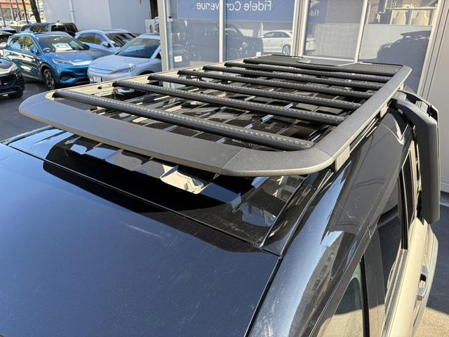 ディフェンダー １１０Ｘ－ダイナミックＳＥ　Ｄ３５０　４ＷＤ　全周囲カメラ　クリアランスソナー　オートクルーズコントロール　ナビ　アルミホイール　電動格納ミラー　ＡＴ　ＵＳＢ　Ｂｌｕｅｔｏｏｔｈ　エアコン　パワーウィンドウ　運転席エアバッグ（72枚目）