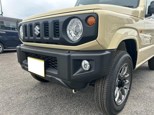 ジムニー ＸＣ　Ｒ７．１０登録車　未使用　４ＷＤ　シフォンアイボリーメタリック／ブラック２トーンルーフ　カロッツェリアナビ７インチ　バックカメラ（5枚目）