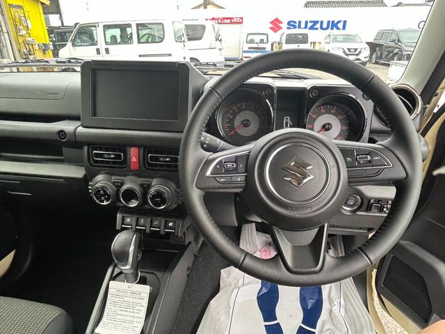 ジムニー ＸＣ　Ｒ７．１０登録車　未使用　４ＷＤ　シフォンアイボリーメタリック／ブラック２トーンルーフ　カロッツェリアナビ７インチ　バックカメラ（14枚目）