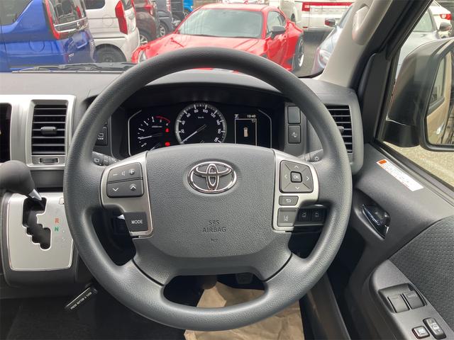 ハイエースバン 4WD バックカメラ フロントカメラ クリアランスソナー レーンアシスト 衝突被害軽減システム 両側電動スライドドア オートマチックハイビーム オートライト スマートキー 電動格納ミラー CVT(3枚目)