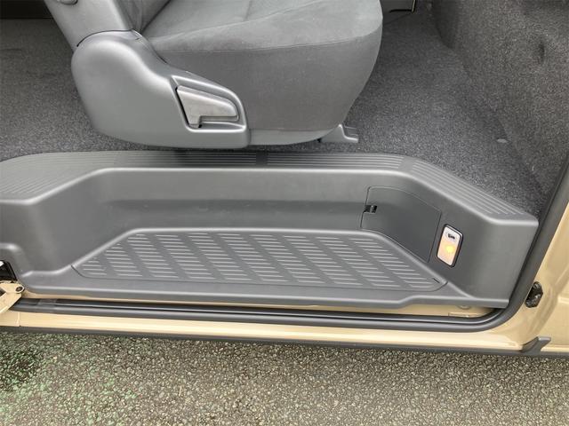 ハイエースバン 4WD バックカメラ フロントカメラ クリアランスソナー レーンアシスト 衝突被害軽減システム 両側電動スライドドア オートマチックハイビーム オートライト スマートキー 電動格納ミラー CVT(22枚目)