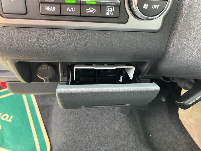 ハイエースバン 4WD バックカメラ フロントカメラ クリアランスソナー レーンアシスト 衝突被害軽減システム 両側電動スライドドア オートマチックハイビーム オートライト スマートキー 電動格納ミラー CVT(60枚目)