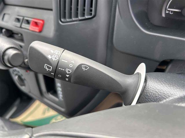 タウンエースバン ＧＬ　クリアランスソナー　衝突被害軽減システム　両側スライドドア　オートライト　アイドリングストップ　ＡＴ　ＥＳＣ　エアコン　パワーステアリング　パワーウィンドウ（7枚目）