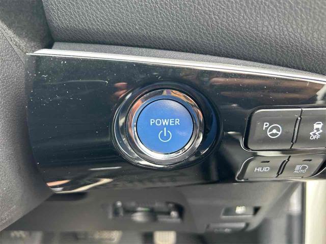 プリウス Ａツーリングセレクション　ドライブレコーダー　ＥＴＣ　クリアランスソナー　レーンアシスト　オートクルーズコントロール　パークアシスト　衝突被害軽減システム　バックカメラ　ナビ　ＴＶ　アルミホイール　オートマチックハイビーム（9枚目）