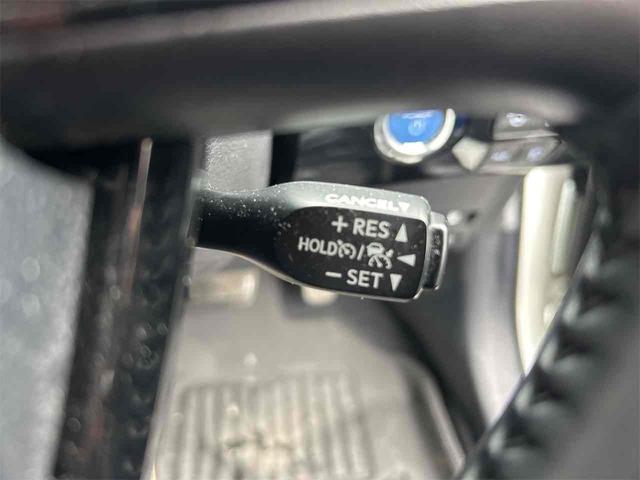 プリウス Ａツーリングセレクション　ドライブレコーダー　ＥＴＣ　クリアランスソナー　レーンアシスト　オートクルーズコントロール　パークアシスト　衝突被害軽減システム　バックカメラ　ナビ　ＴＶ　アルミホイール　オートマチックハイビーム（10枚目）