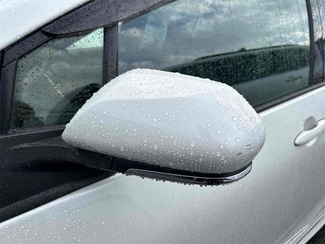 プリウス Ａツーリングセレクション　ドライブレコーダー　ＥＴＣ　クリアランスソナー　レーンアシスト　オートクルーズコントロール　パークアシスト　衝突被害軽減システム　バックカメラ　ナビ　ＴＶ　アルミホイール　オートマチックハイビーム（29枚目）