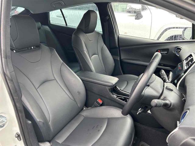 プリウス Ａツーリングセレクション　ドライブレコーダー　ＥＴＣ　クリアランスソナー　レーンアシスト　オートクルーズコントロール　パークアシスト　衝突被害軽減システム　バックカメラ　ナビ　ＴＶ　アルミホイール　オートマチックハイビーム（38枚目）