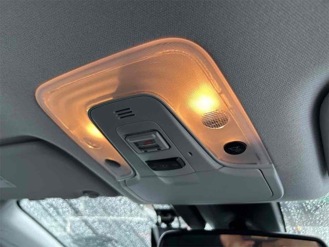 プリウス Ａツーリングセレクション　ドライブレコーダー　ＥＴＣ　クリアランスソナー　レーンアシスト　オートクルーズコントロール　パークアシスト　衝突被害軽減システム　バックカメラ　ナビ　ＴＶ　アルミホイール　オートマチックハイビーム（42枚目）