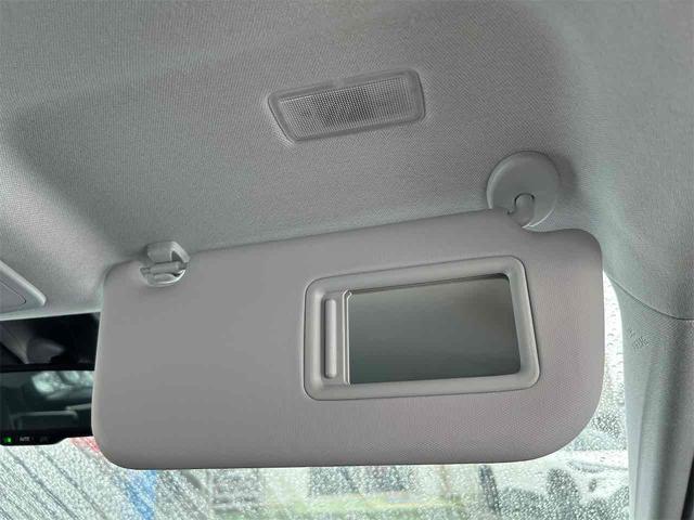 プリウス Ａツーリングセレクション　ドライブレコーダー　ＥＴＣ　クリアランスソナー　レーンアシスト　オートクルーズコントロール　パークアシスト　衝突被害軽減システム　バックカメラ　ナビ　ＴＶ　アルミホイール　オートマチックハイビーム（43枚目）