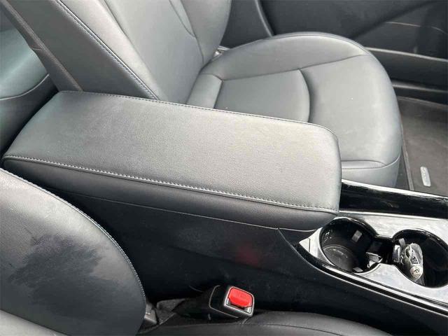 プリウス Ａツーリングセレクション　ドライブレコーダー　ＥＴＣ　クリアランスソナー　レーンアシスト　オートクルーズコントロール　パークアシスト　衝突被害軽減システム　バックカメラ　ナビ　ＴＶ　アルミホイール　オートマチックハイビーム（48枚目）