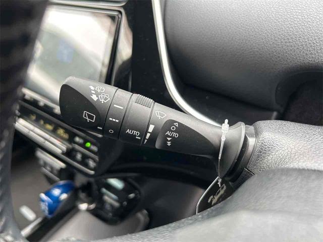 プリウス Ａツーリングセレクション　ドライブレコーダー　ＥＴＣ　クリアランスソナー　レーンアシスト　オートクルーズコントロール　パークアシスト　衝突被害軽減システム　バックカメラ　ナビ　ＴＶ　アルミホイール　オートマチックハイビーム（50枚目）