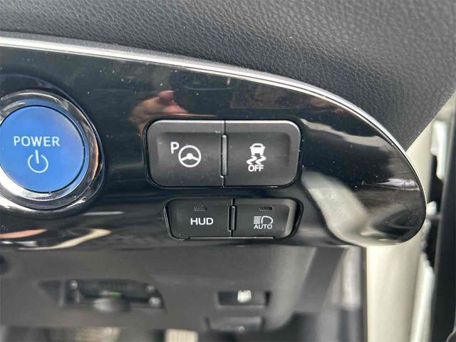 プリウス Ａツーリングセレクション　ドライブレコーダー　ＥＴＣ　クリアランスソナー　レーンアシスト　オートクルーズコントロール　パークアシスト　衝突被害軽減システム　バックカメラ　ナビ　ＴＶ　アルミホイール　オートマチックハイビーム（54枚目）