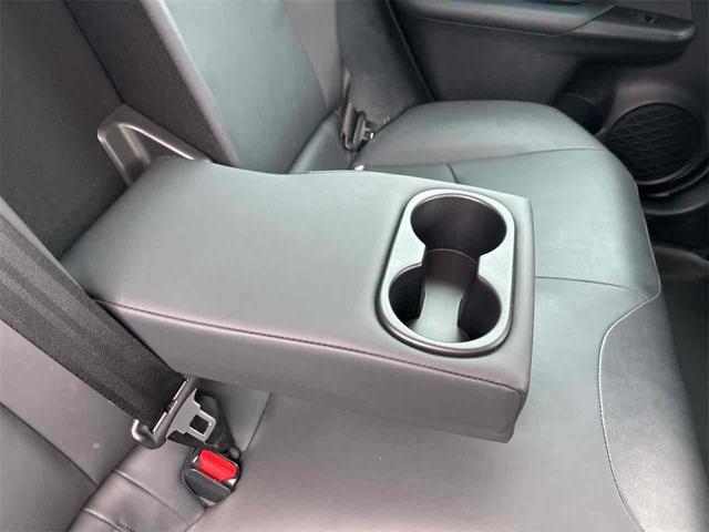 プリウス Ａツーリングセレクション　ドライブレコーダー　ＥＴＣ　クリアランスソナー　レーンアシスト　オートクルーズコントロール　パークアシスト　衝突被害軽減システム　バックカメラ　ナビ　ＴＶ　アルミホイール　オートマチックハイビーム（58枚目）