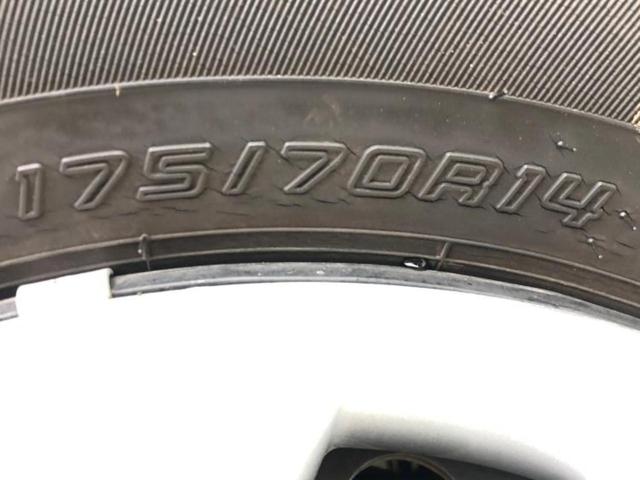 ヤリス Ｘ　新品タイヤ／保証書／ディスプレイオーディオ／衝突安全装置／車線逸脱防止支援システム／ドライブレコーダー　前後／ヘッドランプ　ＨＩＤ／Ｂｌｕｅｔｏｏｔｈ接続／ＥＢＤ付ＡＢＳ／横滑り防止装置　バックカメラ（41枚目）