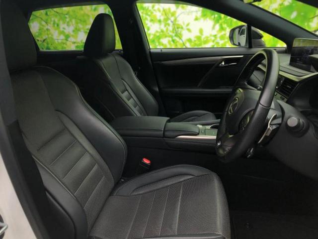 RX RX300Fスポーツ パノラマルーフ/保証書/純正 ナビ/プリクラッシュセーフティ/シートヒーター/パノラミックビューモニター/車線逸脱防止支援システム/シート 合皮/電動バックドア/ドライブレコーダー 前後 サンルーフ(4枚目)