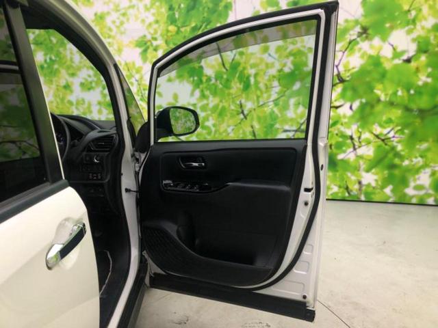 ヴォクシー ZSキラメキ2 新品タイヤ/保証書/純正 10インチ SDナビ/フリップダウンモニター 純正 12.1インチ/トヨタセーフティセンス/両側電動スライドドア/車線逸脱防止支援システム 衝突被害軽減システム バックカメラ(20枚目)