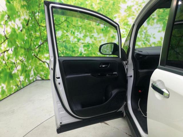 ヴォクシー ZSキラメキ2 新品タイヤ/保証書/純正 10インチ SDナビ/フリップダウンモニター 純正 12.1インチ/トヨタセーフティセンス/両側電動スライドドア/車線逸脱防止支援システム 衝突被害軽減システム バックカメラ(22枚目)