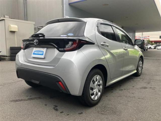 ヤリス X 新品タイヤ/保証書/ディスプレイオーディオ+ナビ/トヨタセーフティセンス/車線逸脱防止支援システム/Bluetooth接続/ETC/EBD付ABS/横滑り防止装置/クルーズコントロール バックカメラ(3枚目)