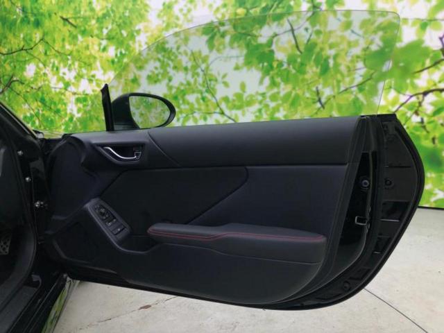 ＷＥＣＡＲＳでは各商談席に大型モニターをご用意しております！見やすい大画面でゆったりと全国の在庫をご覧いただけます！是非ご来店お待ちしております！