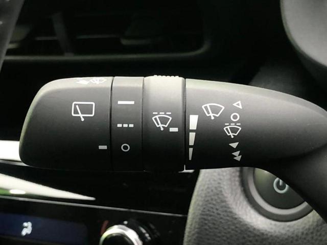 ヤリスクロス ハイブリッドＺウルバーノ　保証書／ディスプレイオーディオ＋ナビ８インチ／トヨタセーフティセンス／シートヒーター　前席／全方位モニター／車線逸脱防止支援システム／シート　ハーフレザー　衝突被害軽減システム　全周囲カメラ　ＥＴＣ（17枚目）