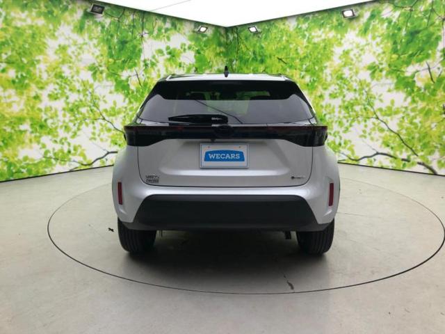 ヤリスクロス ハイブリッドＺウルバーノ　保証書／ディスプレイオーディオ＋ナビ８インチ／トヨタセーフティセンス／シートヒーター　前席／全方位モニター／車線逸脱防止支援システム／シート　ハーフレザー　衝突被害軽減システム　全周囲カメラ　ＥＴＣ（33枚目）