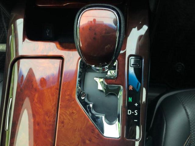 クラウンマジェスタ マジェスタＦバージョン　新品タイヤ／サンルーフ／保証書／純正　ＨＤＤナビ／トヨタセーフティセンス／シートヒーター　前席／シート　合皮／パーキングアシスト　バックガイド／ドライブレコーダー　社外　衝突被害軽減システム　ドラレコ（18枚目）