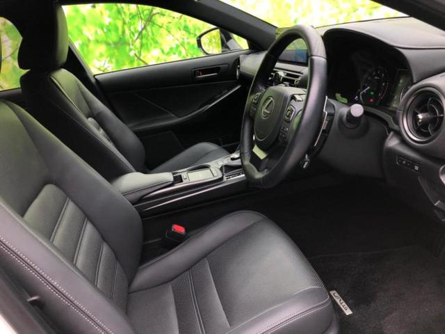 ＩＳ ＩＳ３００ｈバージョンＬ　新品タイヤ／サンルーフ／保証書／純正　ＳＤナビ／プリクラッシュセーフティ／シートヒーター／パノラミックビューモニター／車線逸脱防止支援システム／シート　フルレザー／ドライブレコーダー　社外　革シート（4枚目）