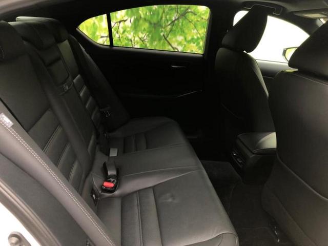 ＩＳ ＩＳ３００ｈバージョンＬ　新品タイヤ／サンルーフ／保証書／純正　ＳＤナビ／プリクラッシュセーフティ／シートヒーター／パノラミックビューモニター／車線逸脱防止支援システム／シート　フルレザー／ドライブレコーダー　社外　革シート（5枚目）