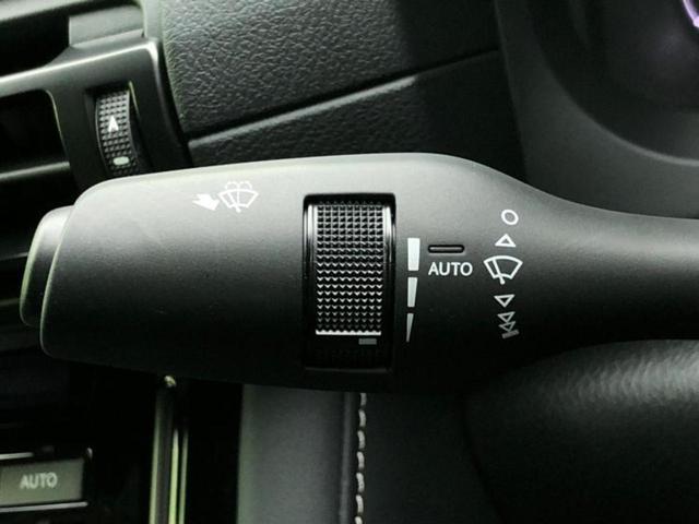 ＩＳ ＩＳ３００ｈバージョンＬ　新品タイヤ／サンルーフ／保証書／純正　ＳＤナビ／プリクラッシュセーフティ／シートヒーター／パノラミックビューモニター／車線逸脱防止支援システム／シート　フルレザー／ドライブレコーダー　社外　革シート（17枚目）