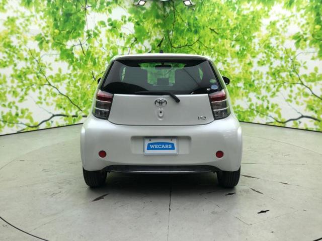 ｉＱ １３０Ｇ　新品タイヤ／社外　ナビ／ヘッドランプ　ＨＩＤ／ＥＴＣ／ＥＢＤ付ＡＢＳ／横滑り防止装置／フルセグＴＶ／エアバッグ　運転席／エアバッグ　助手席／エアバッグ　サイド／アルミホイール　社外　１６インチ（28枚目）