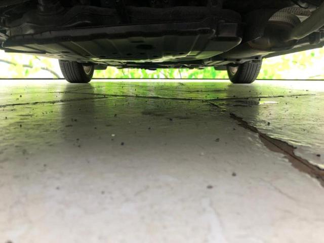 ｉＱ １３０Ｇ　新品タイヤ／社外　ナビ／ヘッドランプ　ＨＩＤ／ＥＴＣ／ＥＢＤ付ＡＢＳ／横滑り防止装置／フルセグＴＶ／エアバッグ　運転席／エアバッグ　助手席／エアバッグ　サイド／アルミホイール　社外　１６インチ（29枚目）