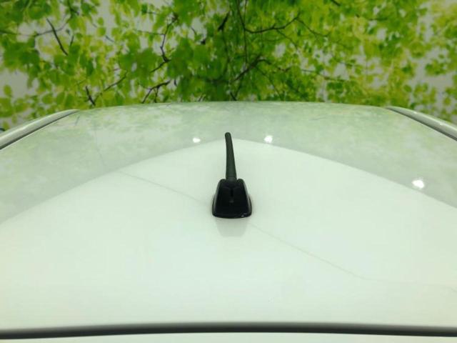 ｉＱ １３０Ｇ　新品タイヤ／社外　ナビ／ヘッドランプ　ＨＩＤ／ＥＴＣ／ＥＢＤ付ＡＢＳ／横滑り防止装置／フルセグＴＶ／エアバッグ　運転席／エアバッグ　助手席／エアバッグ　サイド／アルミホイール　社外　１６インチ（31枚目）