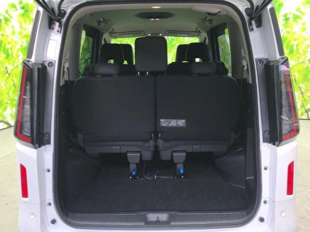 セレナ ｅパワーハイウェイスターＶ　新品タイヤ／エアロ／保証書／純正　メモリーナビ／インテリジェントルームミラー／エマージェンシーブレーキ／両側電動スライドドア／アラウンドビューモニター／車線逸脱防止支援システム　衝突被害軽減システム（20枚目）