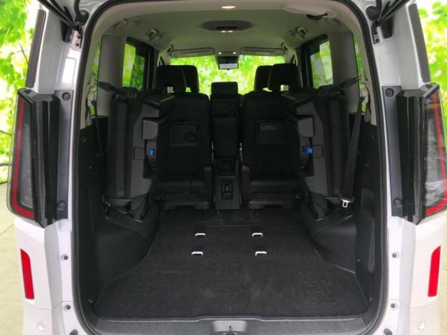 セレナ ｅパワーハイウェイスターＶ　新品タイヤ／エアロ／保証書／純正　メモリーナビ／インテリジェントルームミラー／エマージェンシーブレーキ／両側電動スライドドア／アラウンドビューモニター／車線逸脱防止支援システム　衝突被害軽減システム（21枚目）