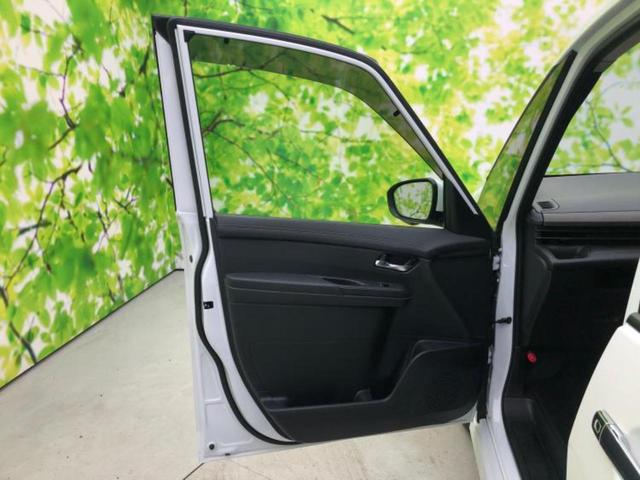 セレナ ｅパワーハイウェイスターＶ　新品タイヤ／エアロ／保証書／純正　メモリーナビ／インテリジェントルームミラー／エマージェンシーブレーキ／両側電動スライドドア／アラウンドビューモニター／車線逸脱防止支援システム　衝突被害軽減システム（24枚目）