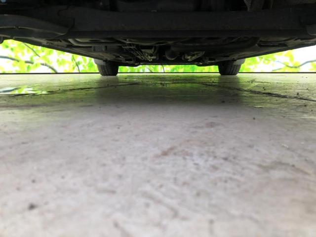 ノート メダリスト 新品タイヤ/保証書/シート ハーフレザー/EBD付ABS/エアバッグ 運転席/エアバッグ 助手席/パワーウインドウ/エンジンスタートボタン/キーレスエントリー/オートエアコン/パワーステアリング(27枚目)