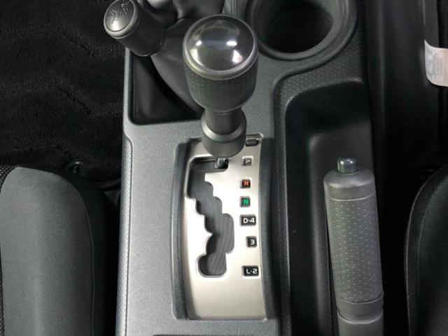 ＦＪクルーザー ４ＷＤヒョウジュン　ディスプレイオーディオ１０インチ／ヘッドランプ　ＨＩＤ／Ｂｌｕｅｔｏｏｔｈ接続／ＥＴＣ／ＥＢＤ付ＡＢＳ／横滑り防止装置／バックモニター／エアバッグ　運転席／エアバッグ　助手席　バックカメラ　４ＷＤ（13枚目）