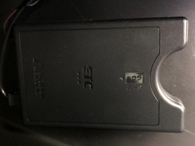 ＦＪクルーザー ４ＷＤヒョウジュン　ディスプレイオーディオ１０インチ／ヘッドランプ　ＨＩＤ／Ｂｌｕｅｔｏｏｔｈ接続／ＥＴＣ／ＥＢＤ付ＡＢＳ／横滑り防止装置／バックモニター／エアバッグ　運転席／エアバッグ　助手席　バックカメラ　４ＷＤ（14枚目）