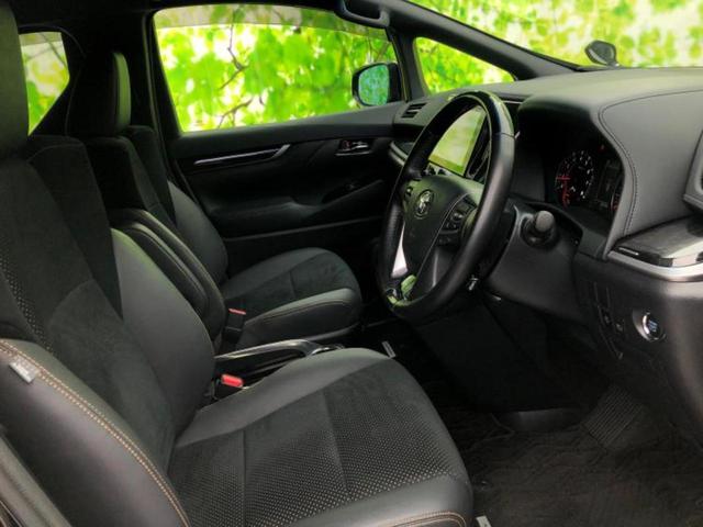 アルファード Ｓタイプゴールド　新品タイヤ／ディスプレイオーディオ＋ナビ９インチ／フリップダウンモニター　純正　１２．１インチ／トヨタセーフティセンス／両側電動スライドドア／車線逸脱防止支援システム／シート　ハーフレザー　ＤＶＤ再生（4枚目）