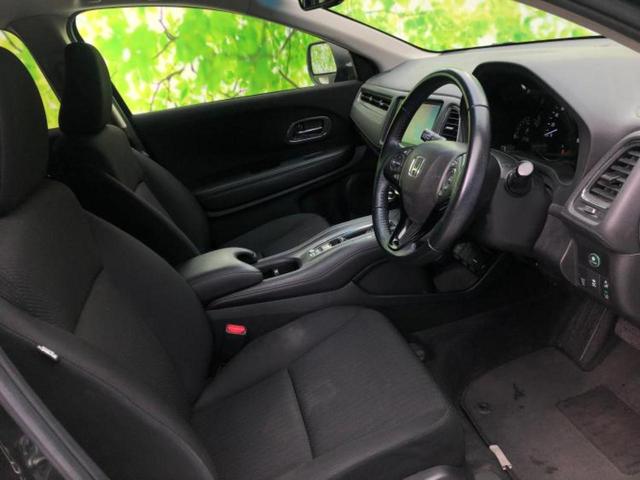 ヴェゼル Ｘ・ホンダセンシング　保証書／純正　８インチ　ＳＤナビ／ヘッドランプ　ＬＥＤ／ＥＴＣ／ＥＢＤ付ＡＢＳ／横滑り防止装置／アイドリングストップ／フルセグＴＶ／エアバッグ　運転席／エアバッグ　助手席／エアバッグ　サイド（4枚目）