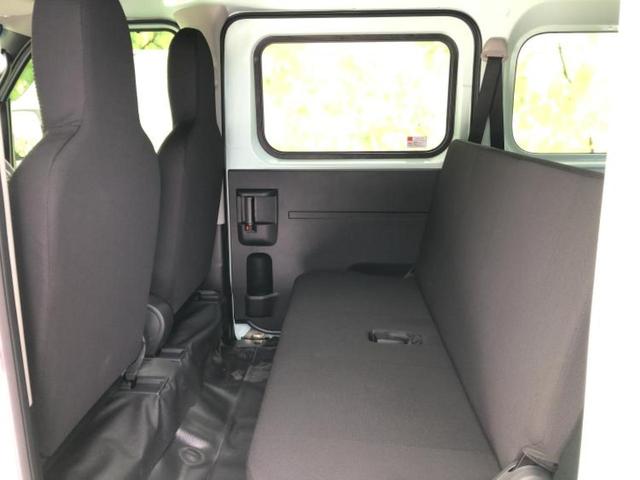 ハイゼットカーゴ ４ＷＤデラックス　保証書／スマートアシスト（トヨタ・ダイハツ）／車線逸脱防止支援システム／ヘッドランプ　ＬＥＤ／ＥＴＣ／ＥＢＤ付ＡＢＳ／横滑り防止装置／アイドリングストップ／エアバッグ　運転席／エアバッグ　助手席（5枚目）