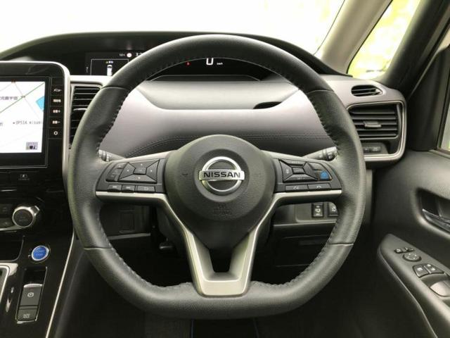 セレナ ｅパワーハイウェイスターＶ　新品タイヤ／純正　１０インチ　ＳＤナビ／フリップダウンモニター　純正　１０インチ／インテリジェントルームミラー／エマージェンシーブレーキ／両側電動スライドドア／アラウンドビューモニター　全周囲カメラ（15枚目）