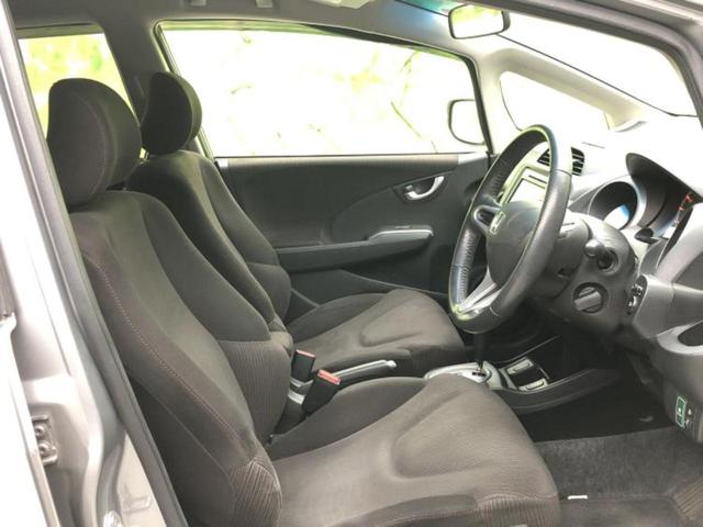 フィット １５Ｘ　純正　ＳＤナビ／シートヒーター　前席／ＥＴＣ／ＥＢＤ付ＡＢＳ／クルーズコントロール／ワンセグＴＶ／ＤＶＤ／エアバッグ　運転席／エアバッグ　助手席／パワーウインドウ／キーレスエントリー／オートエアコン（4枚目）