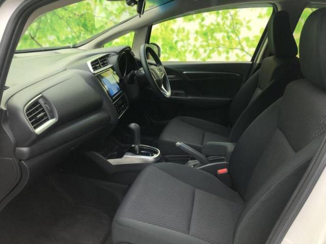 フィット １３Ｇ・Ｌホンダセンシング　新品タイヤ／保証書／純正　８インチ　ＳＤナビ／ホンダセンシング／車線逸脱防止支援システム／ドライブレコーダー　社外／ヘッドランプ　ＬＥＤ／Ｂｌｕｅｔｏｏｔｈ接続／ＥＴＣ／ＥＢＤ付ＡＢＳ　バックカメラ（6枚目）